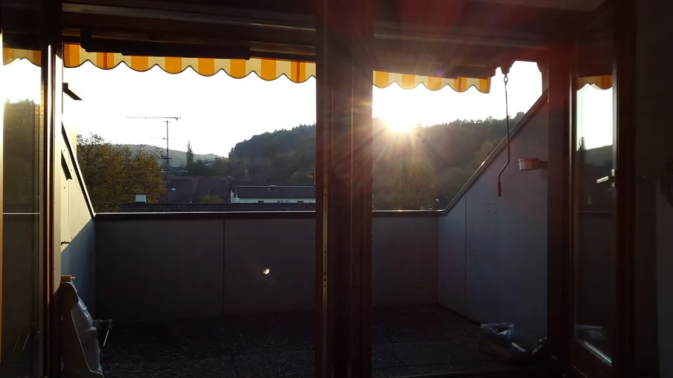 2 1/2 Zi. Dachwhg. mit Dachbalkon und TG Parkplatz