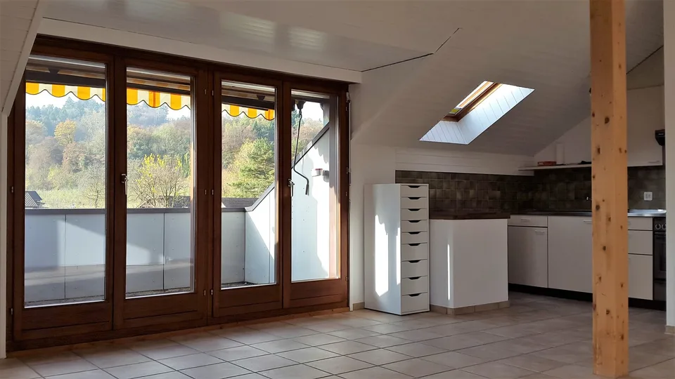 2 1/2 Zi. Dachwhg. mit Dachbalkon und TG Parkplatz