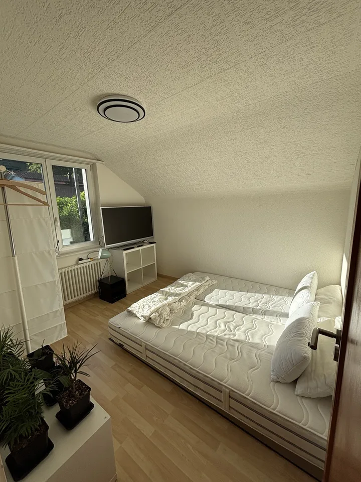WG Zimmer in einem Haus