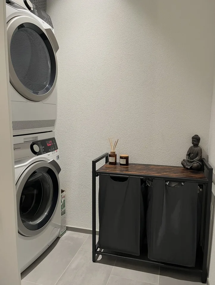 Moderne, möblierte 2.5-Zi Wohnung