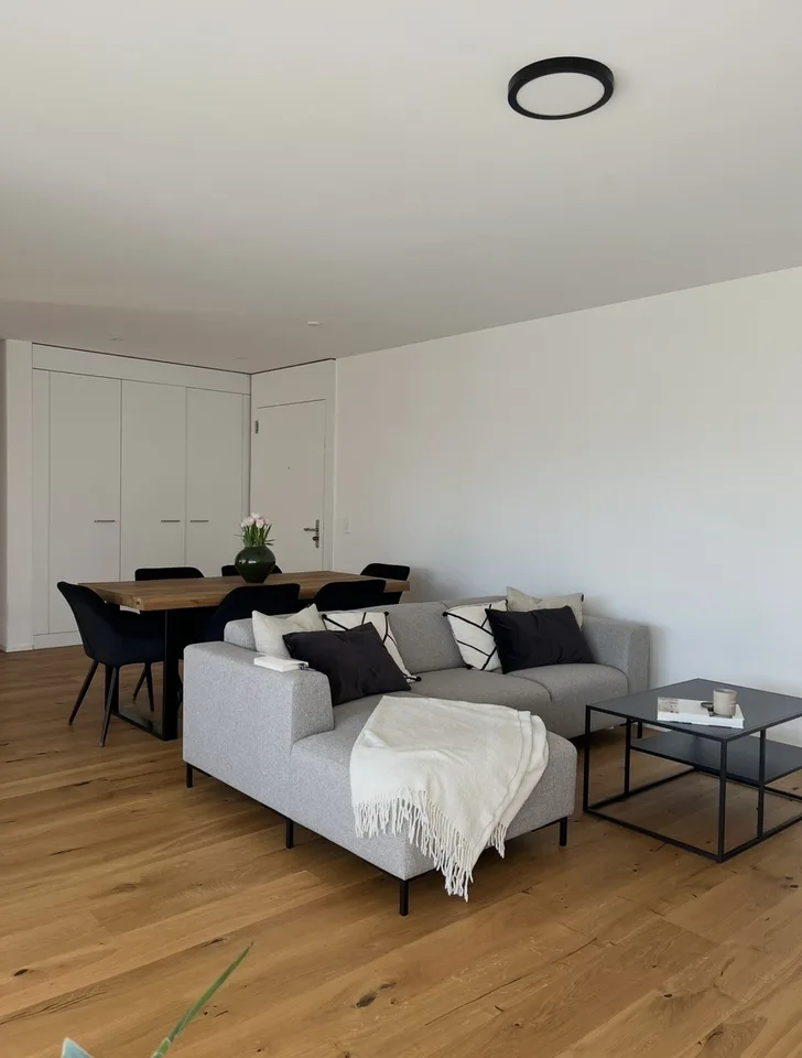 Moderne, möblierte 2.5-Zi Wohnung