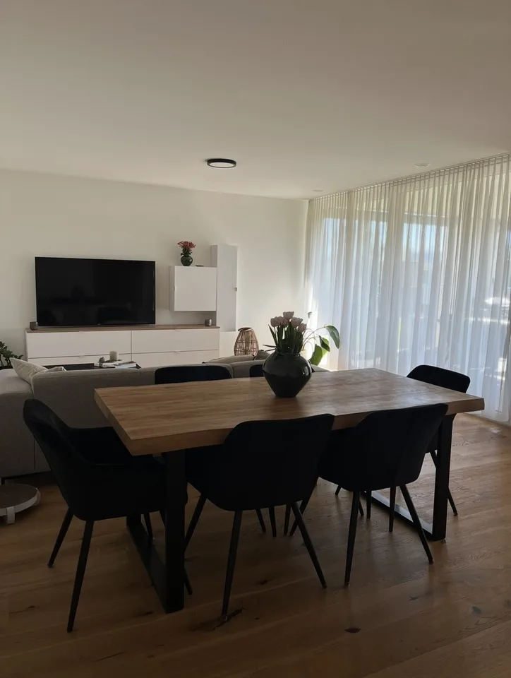 Moderne, möblierte 2.5-Zi Wohnung