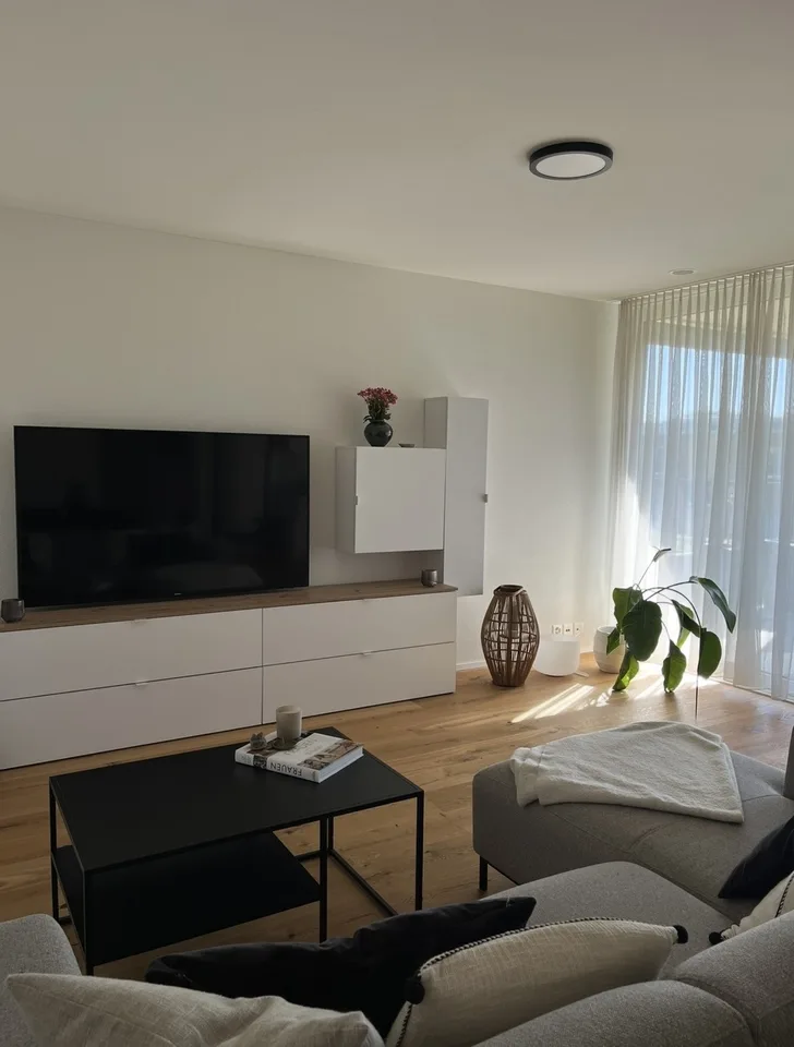Moderne, möblierte 2.5-Zi Wohnung