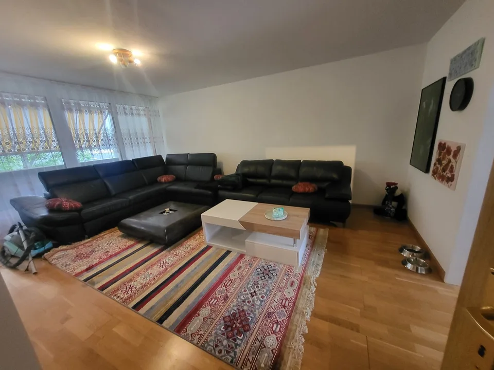 Exklusive möbelierte Business-Wohnung mit Homeoffice