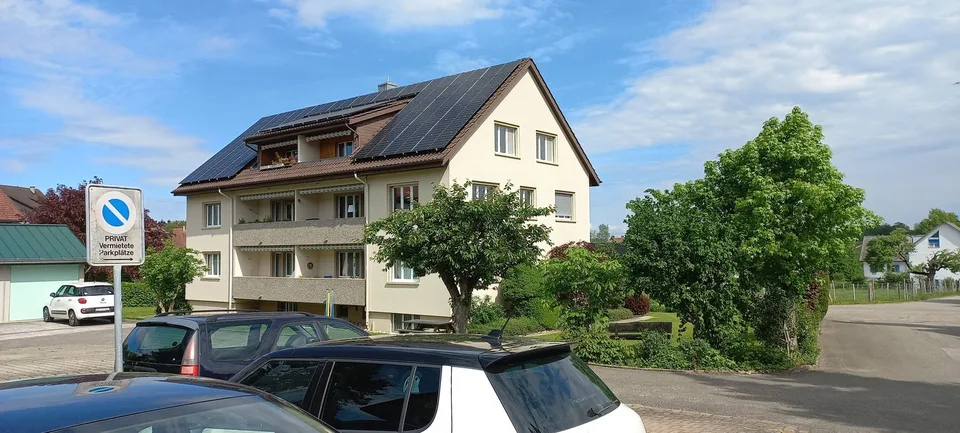 Aussen-Parkplatz
