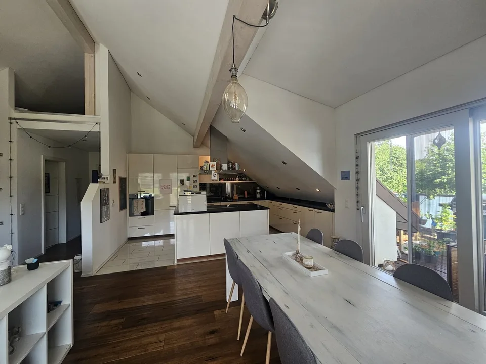 Moderne 3.5 Zimmer-Dachwohnung