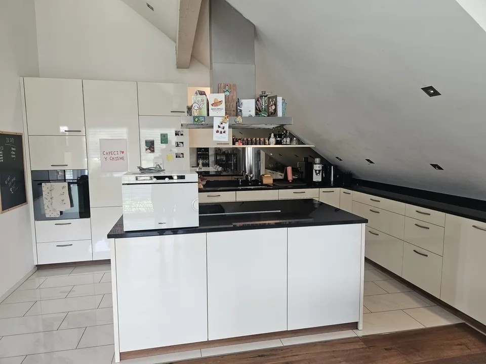 Moderne 3.5 Zimmer-Dachwohnung