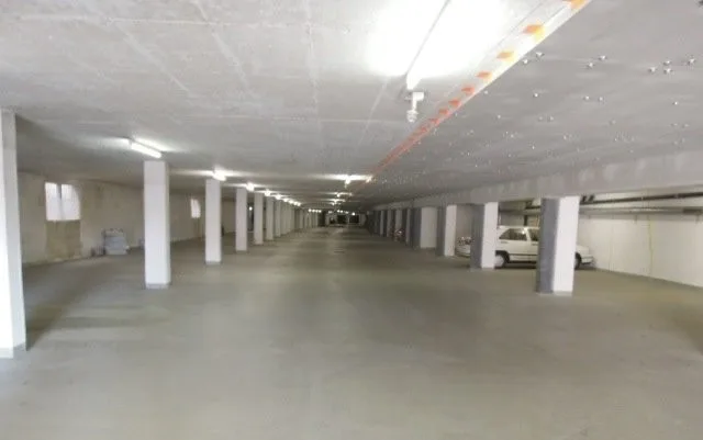 Autoeinstellplatz in abgeschlossene Einstellhalle gesucht ?