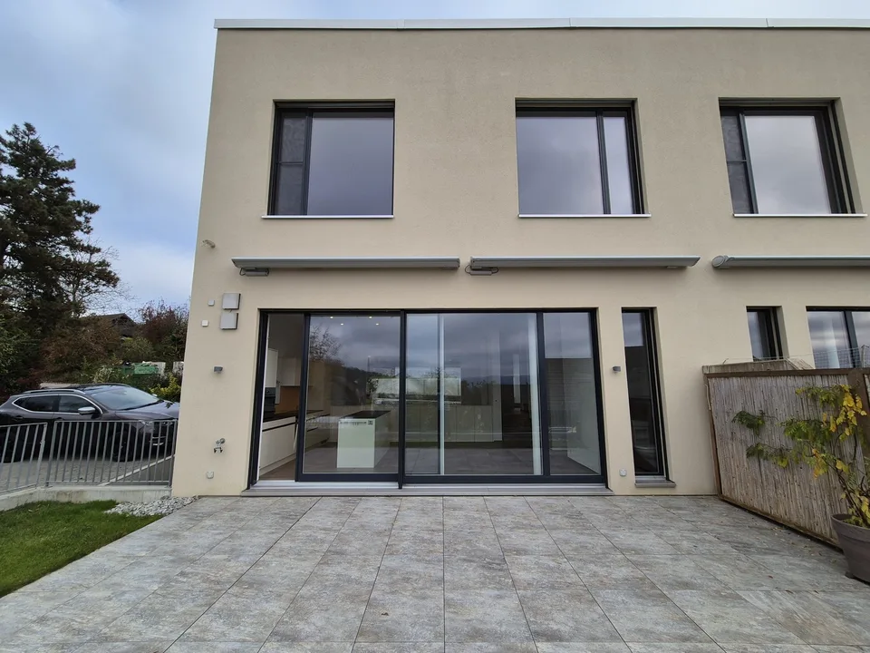 Lichtdurchflutetes Doppeleinfamilienhaus an ruhiger Lage