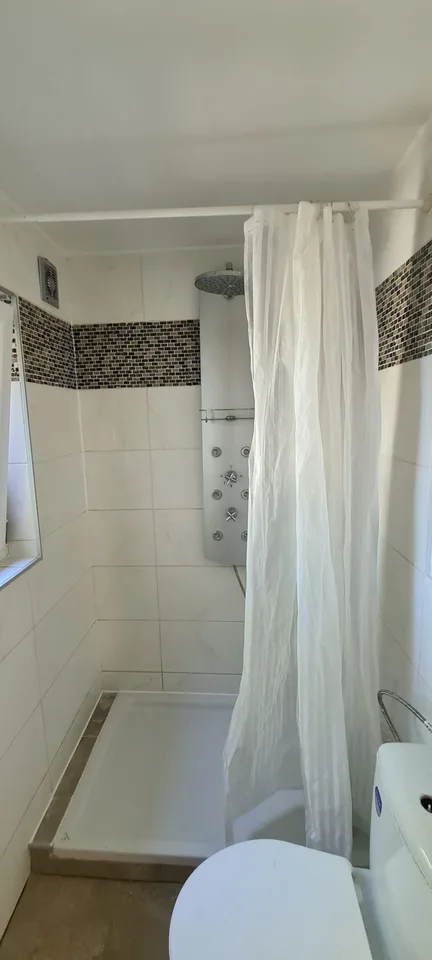 Gemütliches, voll möbliertes Studio mit Gartenblick in Füllinsdorf