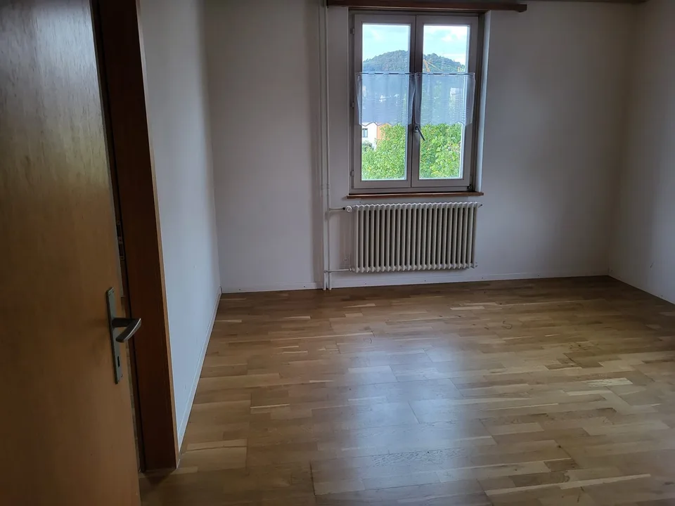 Charmante 5.5-Zimmer-Maisonettewohnung mit viel Platz und sonniger Lage in Pratteln