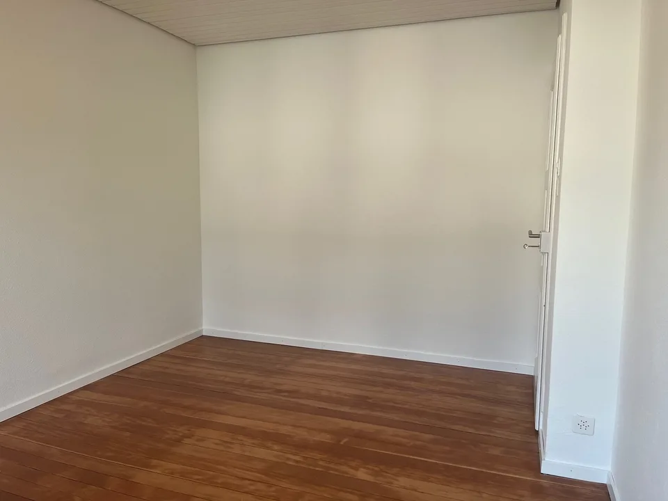 Helle, sanierte Wohnung mit neuer Küche Nähe Bahnhof