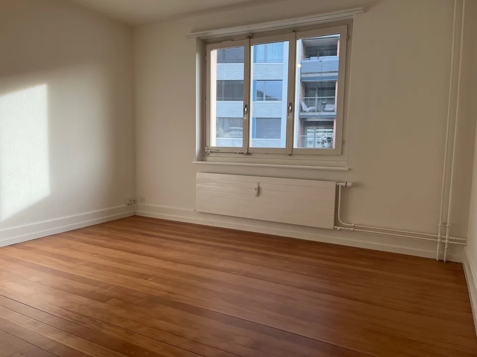 Helle, sanierte Wohnung mit neuer Küche Nähe Bahnhof