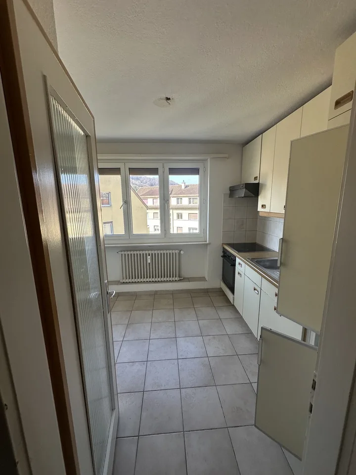 Helle 3.5-Zimmerwohnung im 4. OG – Kleine Allmend 3, Sissach