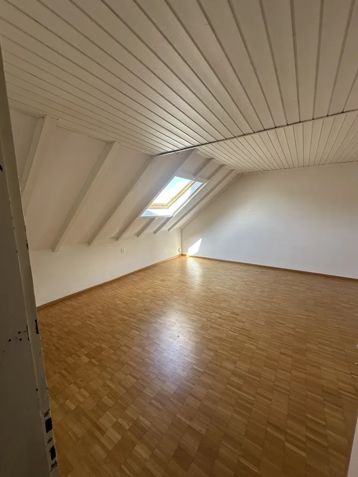 Helle 3.5-Zimmerwohnung im 4. OG – Kleine Allmend 3, Sissach