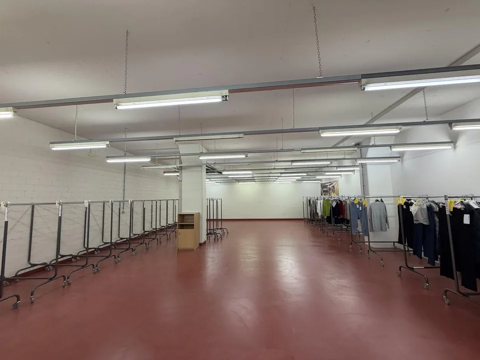 Repräsentatives Gewerbeobjekt mit Büro- und Lagerflächen an strategischer Lage