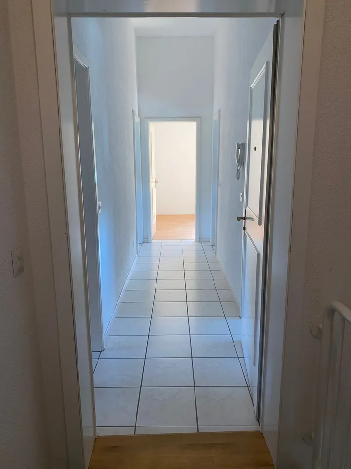 1 WG-Zimmer in 3-Zimmer-Dachwohung