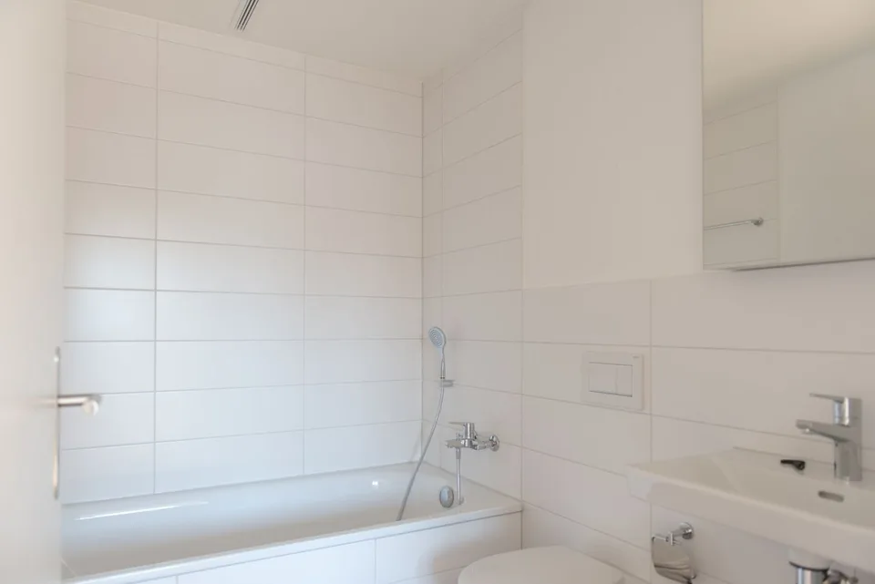 Grosszügige und moderne 3.5 Zimmerwohnung – Foto 8 von 9