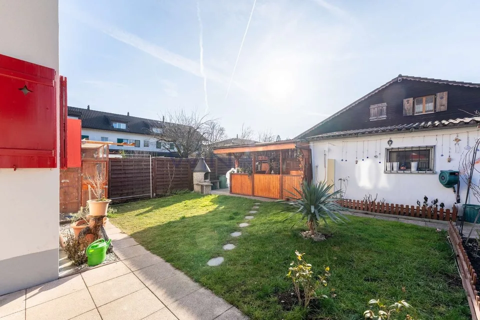 Saniert mit Charakter: Garten, Laube, Garage – foto 8 di 13