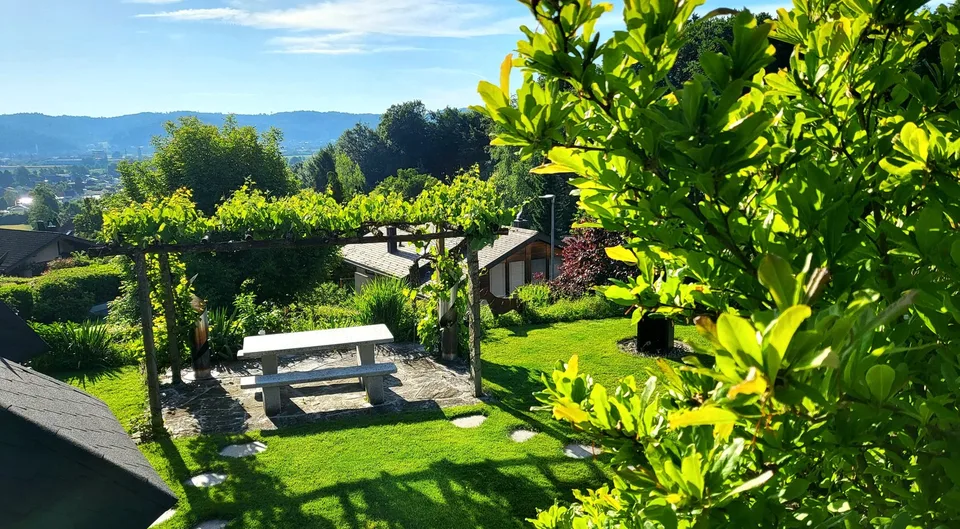 WG-Zi in grossem Haus mit traumhafter Fernsicht zu vermieten