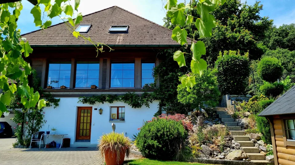 WG-Zi in grossem Haus mit traumhafter Fernsicht zu vermieten