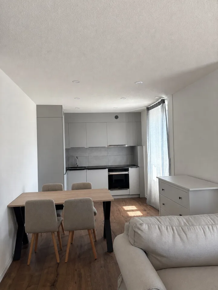 Exklusive 2.5 Zi. Wohnung zu vermieten
