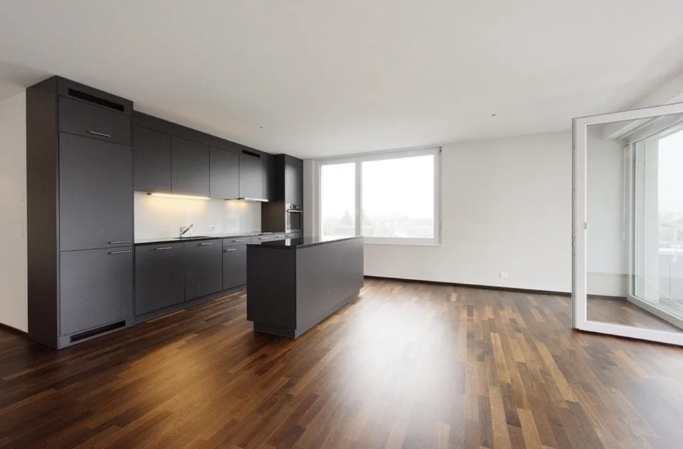 Helle große 3 1/2 Zimmer Wohnung