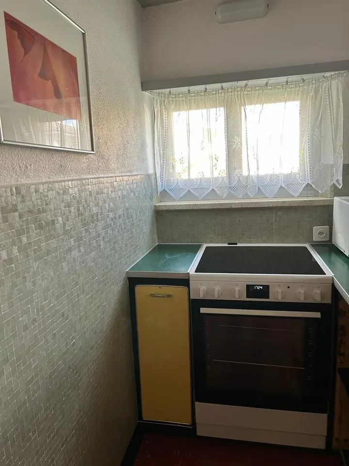 Zu vermieten möbliertes 2-Zimmer Apartment im 2.OG