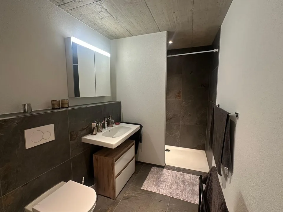 Moderne 2.5-Zimmer-Wohnung mit viel Licht und offenem Wohnkonzept