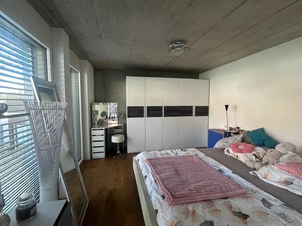 Moderne 2.5-Zimmer-Wohnung mit viel Licht und offenem Wohnkonzept