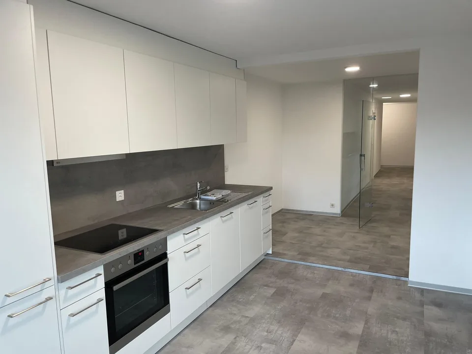Nachmieter gesucht – Helle und geräumige 4.5-Zimmer-Wohnung in zentraler Lage in Suhr