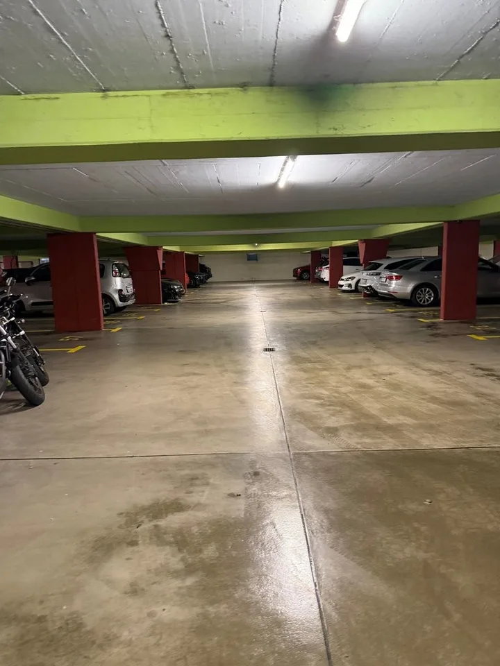 Bei uns steht Ihr Fahrzeug im Trockenen!