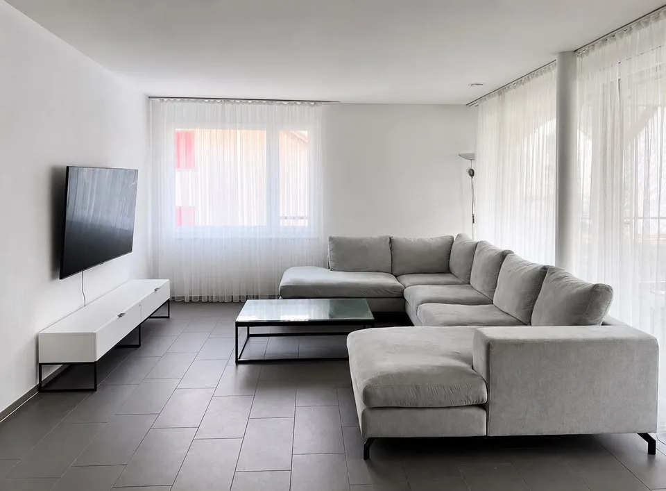 Moderne 4.5-Zimmer-Minergie-Wohnung mit grossem Balkon in Birr