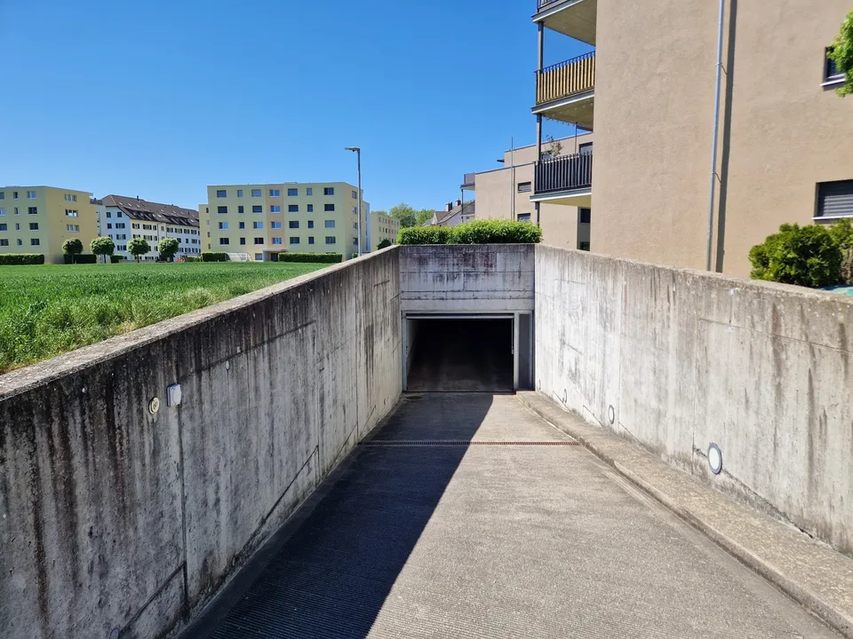 Einstellhallenplätze in Tiefgarage zu vermieten