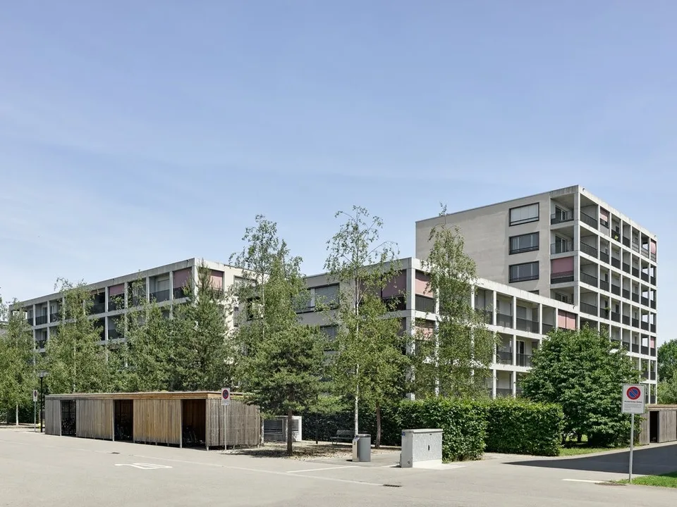 Einstellplätze oder E-Mobility-Plätze Nähe Bahnhof Lenzburg gesucht?