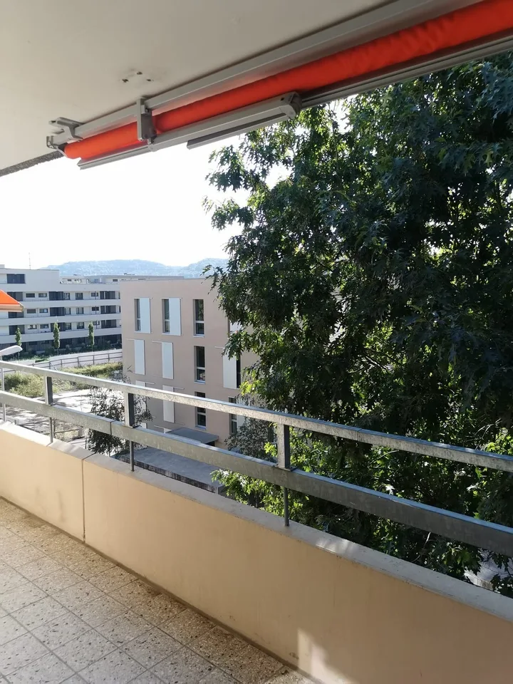 Zimmer in 4.5-Zimmer-Wohnung in Lenzburg zur Untermiete