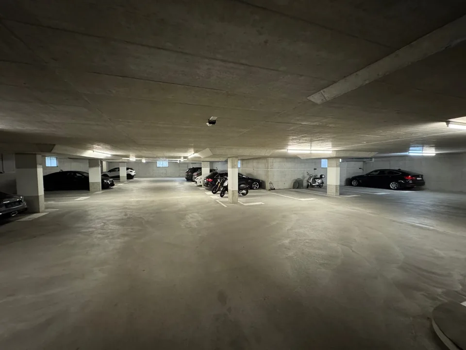 Einstellhallenplätze in Tiefgarage zu vermieten