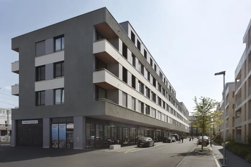 103m2 bis 230m2 Gewerbe-/Bürofläche direkt am Bahnhof zu vermieten
