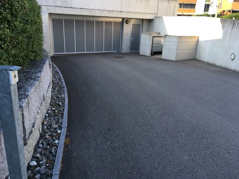Seltene Gelegenheit: Tiefgaragenparkplatz im „Burgerpark“, Unterentfelden (mit e-Mobility-Anschluss)