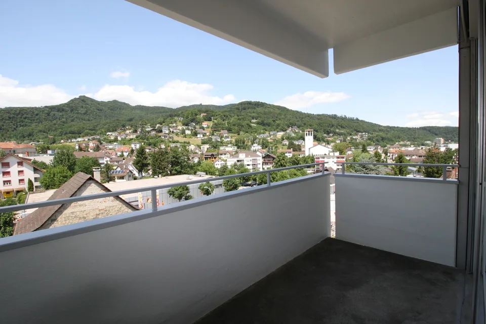 Helle renovierte 4,5 ZiWhg, nahe Zentrum und Kantonspital