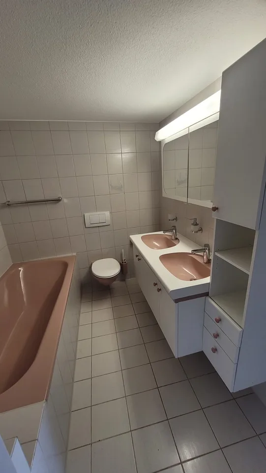 Ampio appartamento di 5,5 locali con balcone e vista panoramica a Egerkingen
