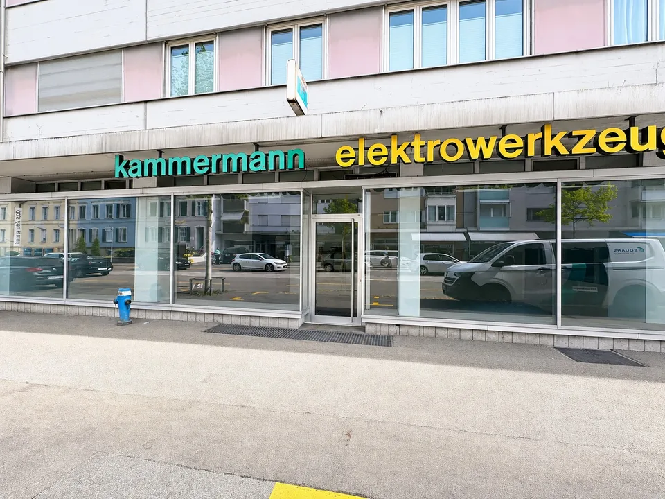 Vielseitige Gewerbefläche mit attraktiver Schaufensterfront 125 m²