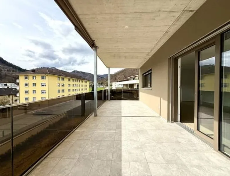 Moderne 3.5-Zimmer-Neubau-Wohnung mit Terrasse
