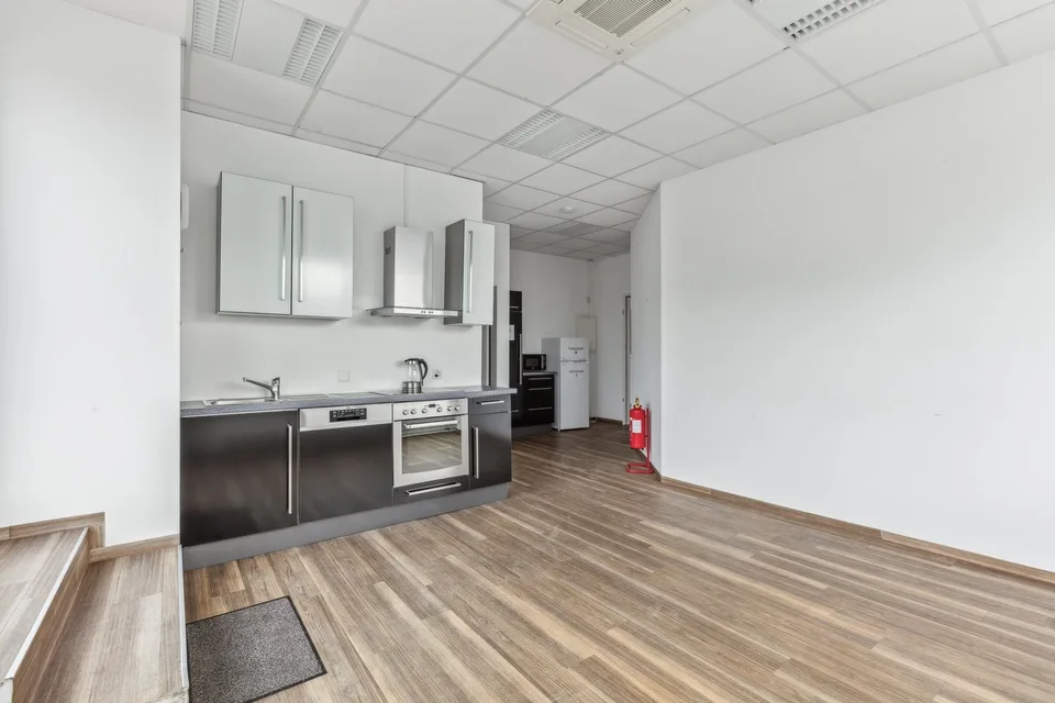 Grosszügige Bürofläche – Foto 7 von 9