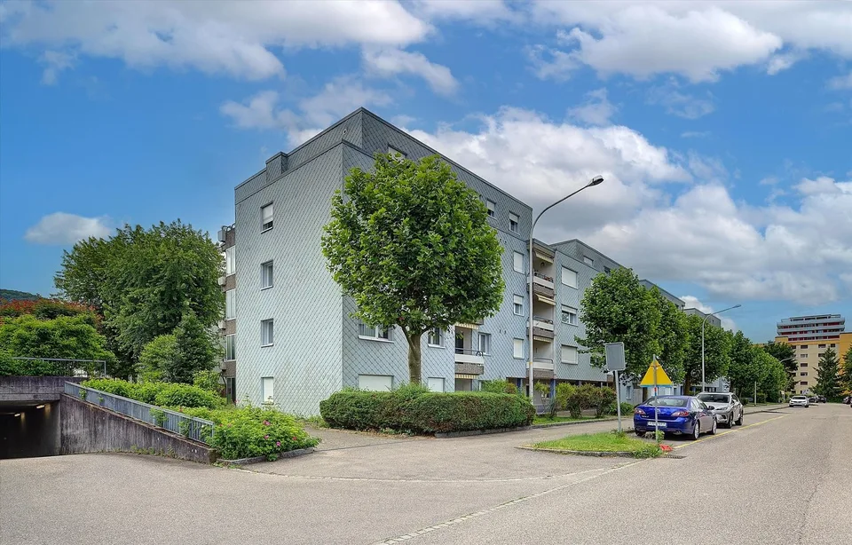 Sommeraktion - Für den 2. Parkplatz schenken wir Ihnen die Halbe Miete!