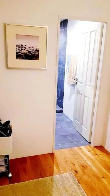 Moderne möblierte 1.5-Zimmerwohnung in der Nähe des Spalentors in Basel