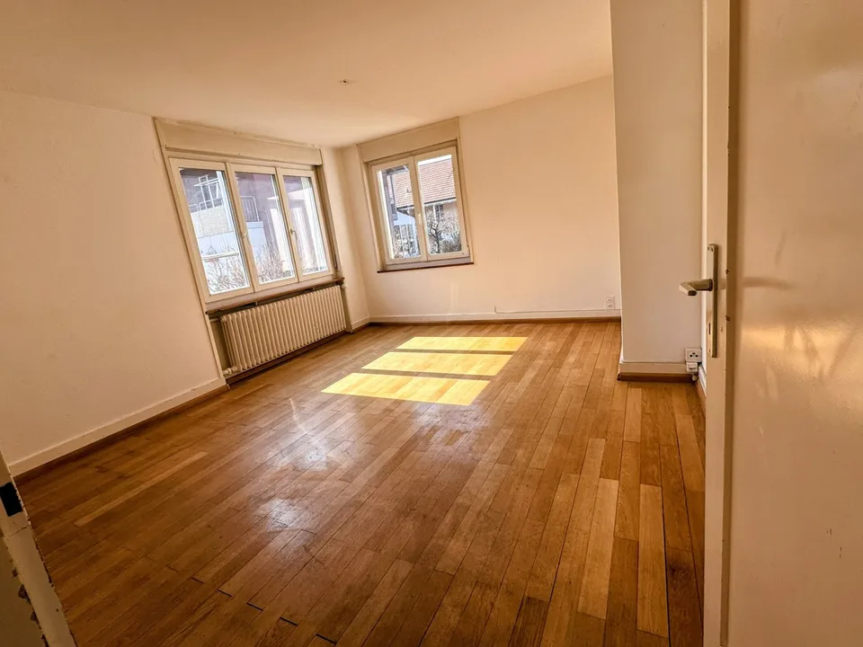 Lebensqualität im Laufental: Einladendes Einfamilienhaus in Wahlen für unter CHF 1 Mio