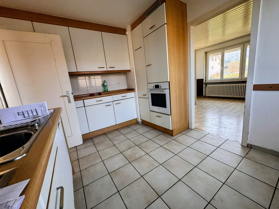 Lebensqualität im Laufental: Einladendes Einfamilienhaus in Wahlen für unter CHF 1 Mio