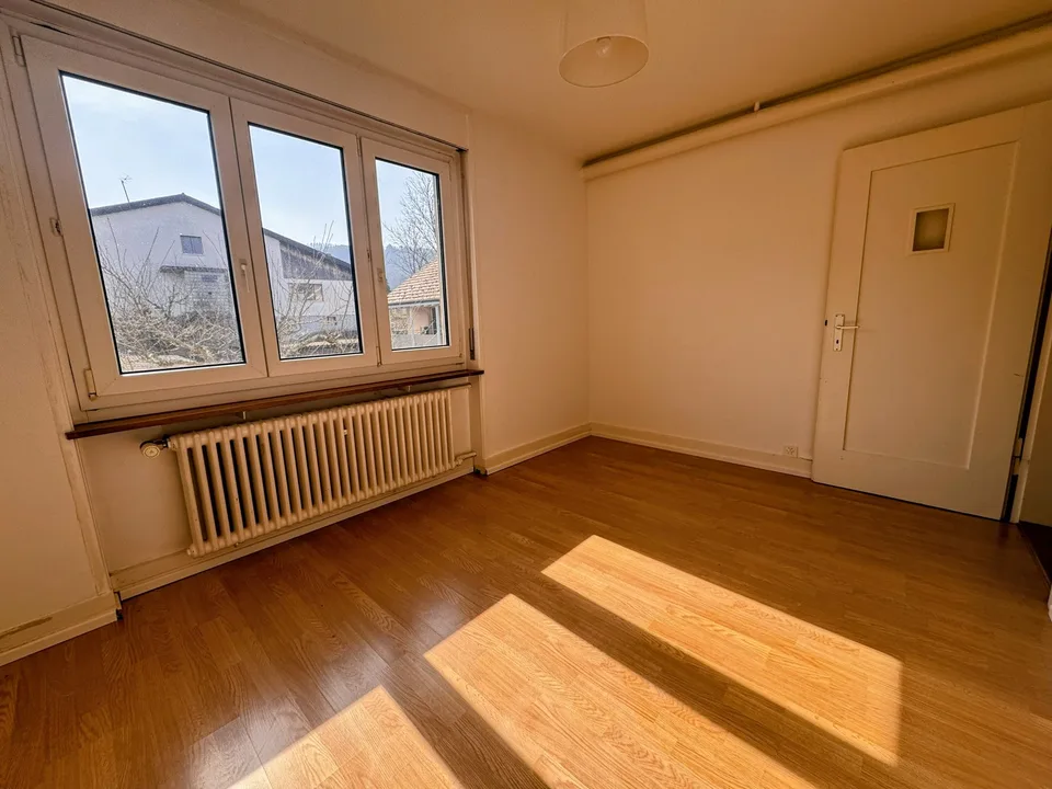 Lebensqualität im Laufental: Einladendes Einfamilienhaus in Wahlen für unter CHF 1 Mio