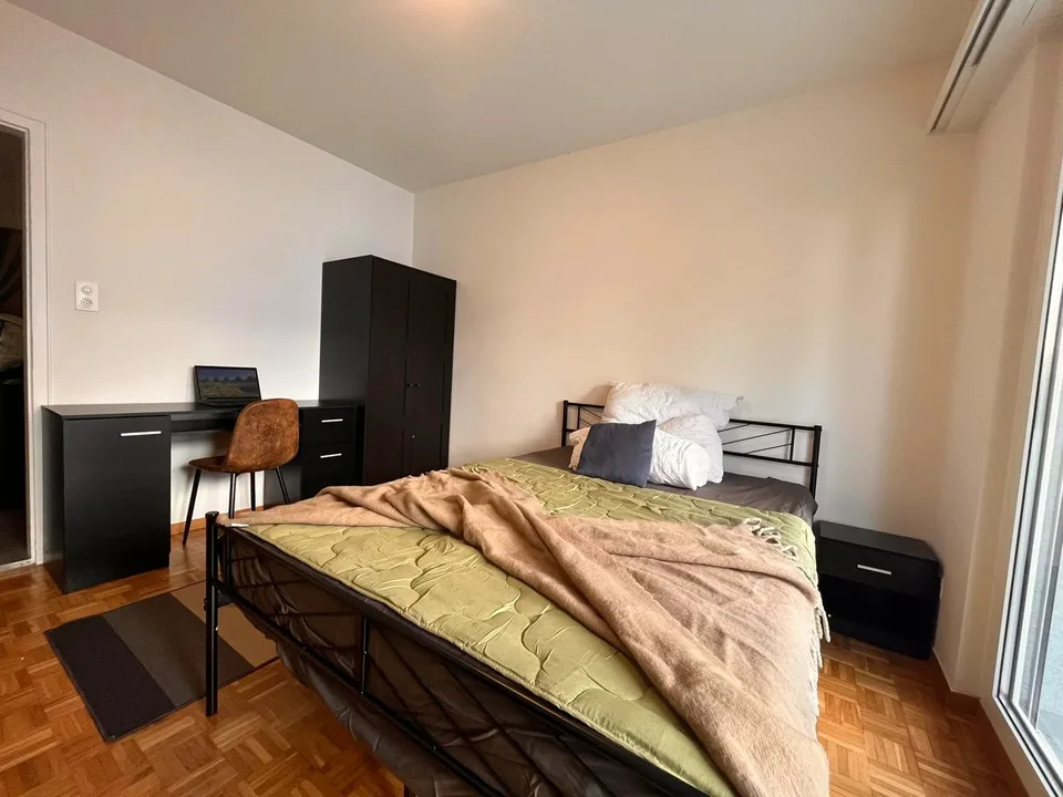 Großes Zimmer in Basel mit Balkon